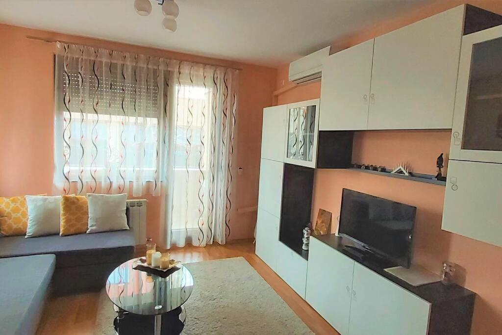 Mia'S Apartment, Stylish One Bedroom Suite Sofia Luaran gambar